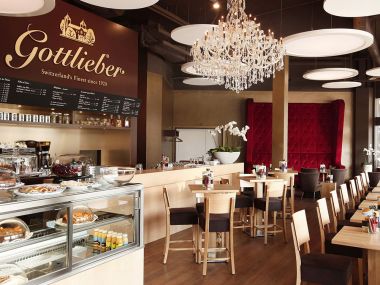 Ein Ambient zum Wohlfühlen: Das Café Gottlieber in der Winterthurer Altstadt. Das Farbkonzept von Die Welt in Farbe AG. 